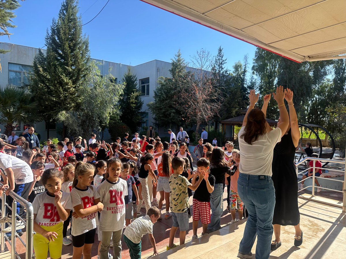 bhcshrMardin's tweet photo. 🌞🎶 İlkokul öğrencilerimiz, “Güne Merhaba Dansı” ile güne enerji ve neşe kattılar! 💃🕺

#bahçeşehirkoleji♥️💙
#GüneMerhaba
 #mutluokul https://t.co/AGGBpxN0lc