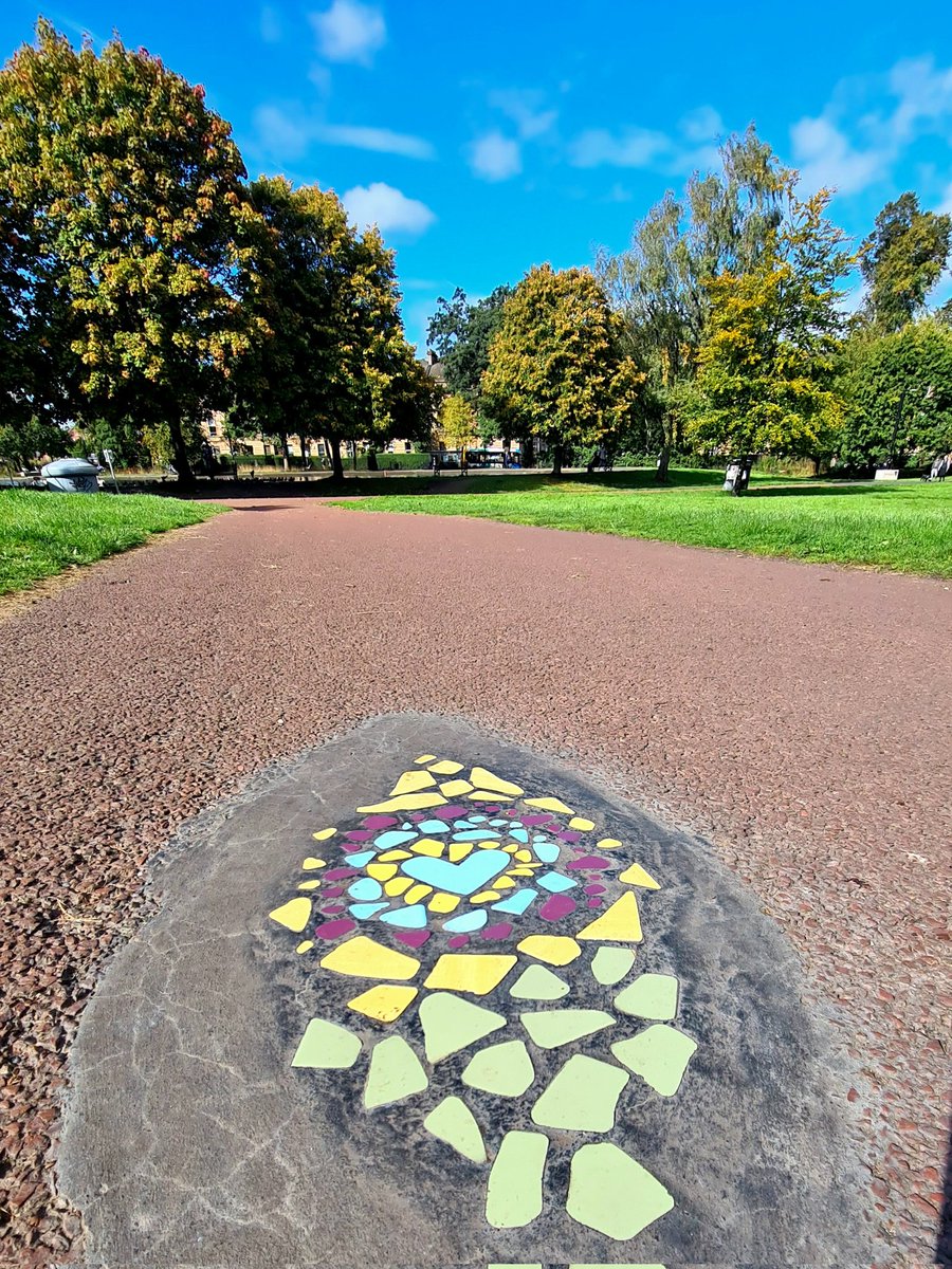 is_glasgow's tweet image. Love the new mosaics filling in potholes and gaps in the paths in Queen&apos;s Park in Glasgow.

#glasgow #mosaics #queenspark #tiles #tiling #ceramics #streetart