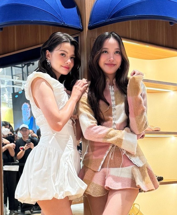 in today’s news: I’m still not over them 

FREENBECKY JELLY COLLECTION
#RockfishWeatherwearxFB