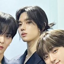 d8hyn's tweet image. YOUR IDOL IS A GIRL ‼️