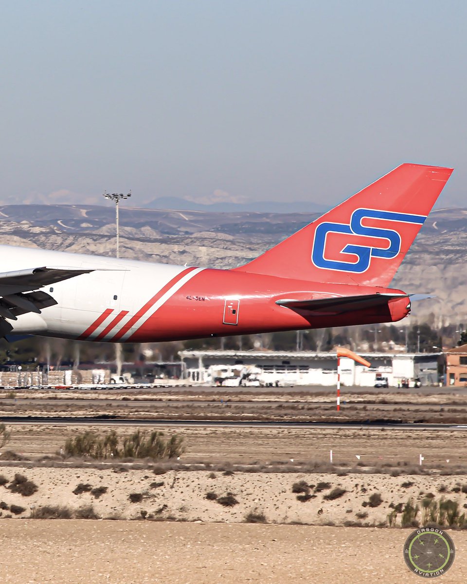 dasgonaviation's tweet photo. Aterrizando en Zaragoza este viejo rockero B742SF de @airgeosky 📦

@Spottersbcn 
#aviation #spotting #zaragoza #boeing #b747 #geosky #cargo #landing #oldschool #passion https://t.co/ub24WGzGzo