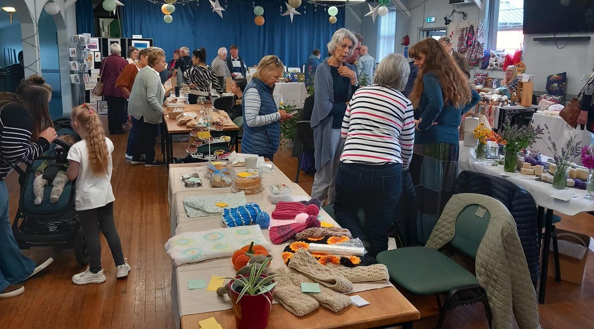 Made in Mayfield craft fair is 11 October in Mayfield Memorial Hall. Showcasing the fantastic craftsmen and women of Mayfield. Between 10 am &amp; 2 pm, fre entry
mayfieldmemorialhall.org.uk/venue-events/ #craftfair #staffordshire