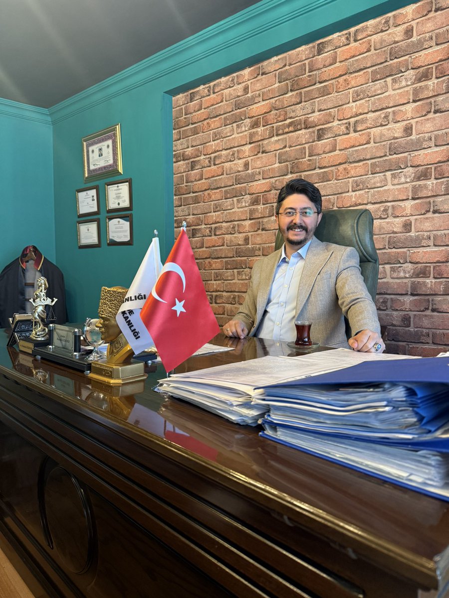 Kıymetli hemşehrilerim ve dostlarım;
Ekmek teknemizdeyiz.
Sizleri de bekleriz. 
Çayımız taze, gönlümüz geniş, muhabbetimiz daim.