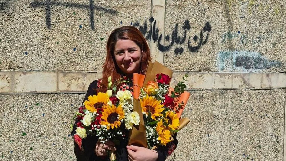 Zhina Modares Gorji, journaliste et militante des droits des femmes, a été libérée de la prison centrale de Sanandaj après un an de détention.