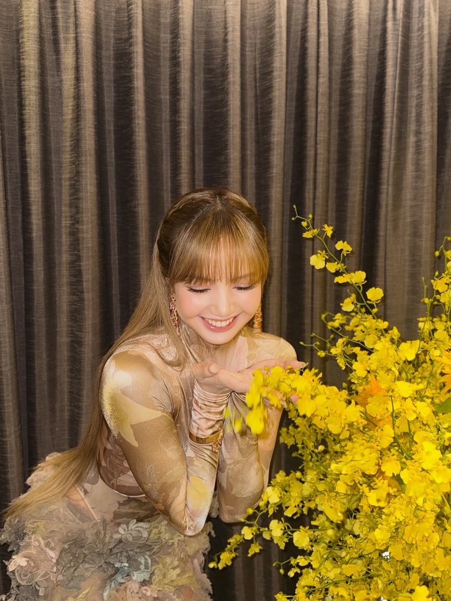 mono29entertain's tweet image. สวยดุจเจ้าหญิง!! ตะลิซส๊วยมากกกกกกกกกกกกก💛😍🤍
.
#LISA #LALISA #ลิซ่า
#ข่าวบันเทิง #mono29
#monoentertain