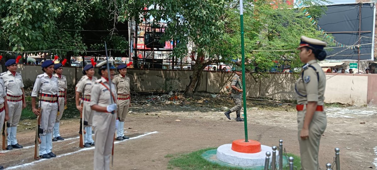 m_range_police's tweet photo. आज दिनांकः-24.09.2025 को पुलिस उप-महानिरीक्षक मिथिला क्षेत्र दरभंगा के द्वारा अनुमण्डल पुलिस पदाधिकारी सदर-1 दरभंगा विधिवत निरीक्षण किया गया एवं आवश्यक दिशा निर्देश दिया गया।
#BiharPolice
#madhubanipolice
#samastipurpolice
#DarbhangaPolice
#HainTaiyarHum
#Bihar https://t.co/YNY4iUasb2
