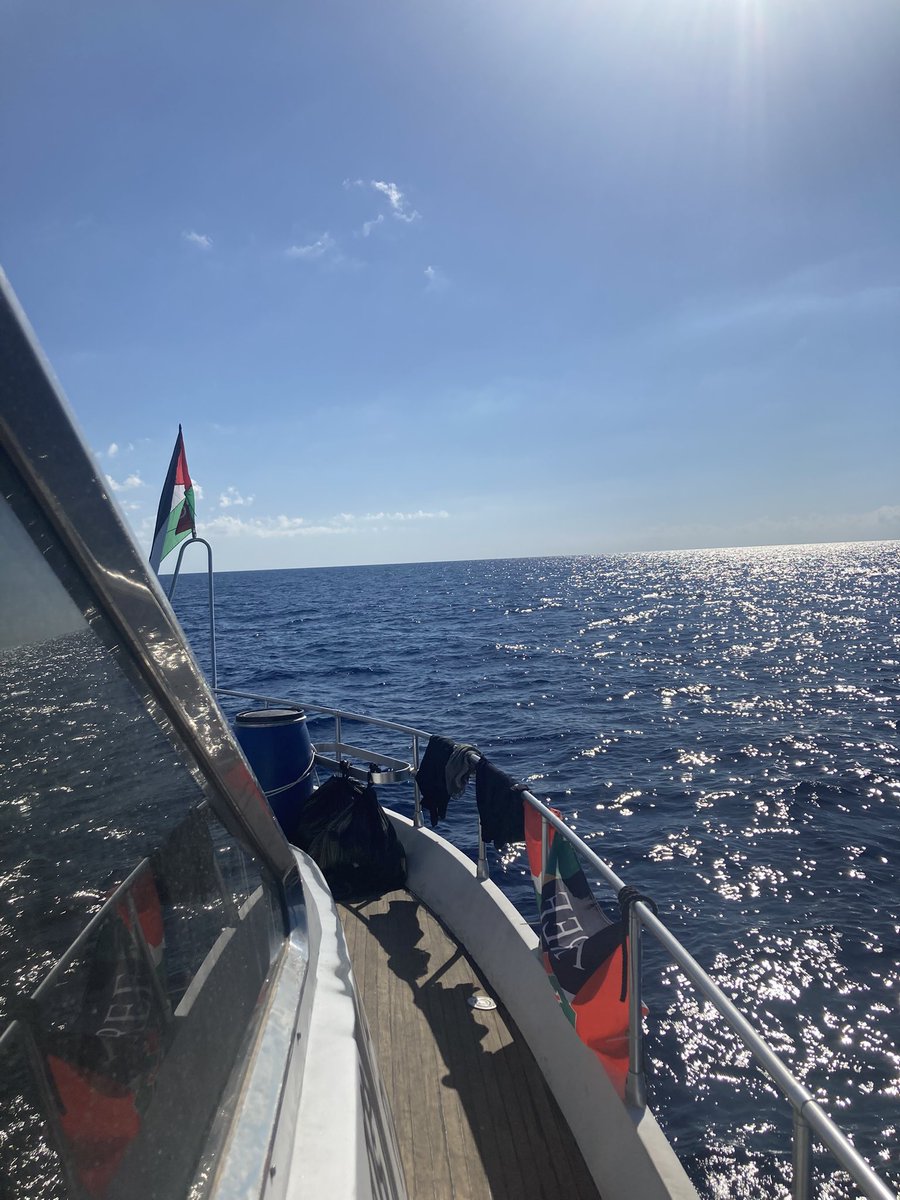 Zorlu ve gergin bir gün ve geceden sonra yola devam inşallah… 
Zalim, korkutmaya çalışır…
Mazlum, umutla yol gözler…
Yolcu, engelleri aşarak menziline ulaşır…
İnşallah bu sefer sana kavuşacağız  ey Gazze…