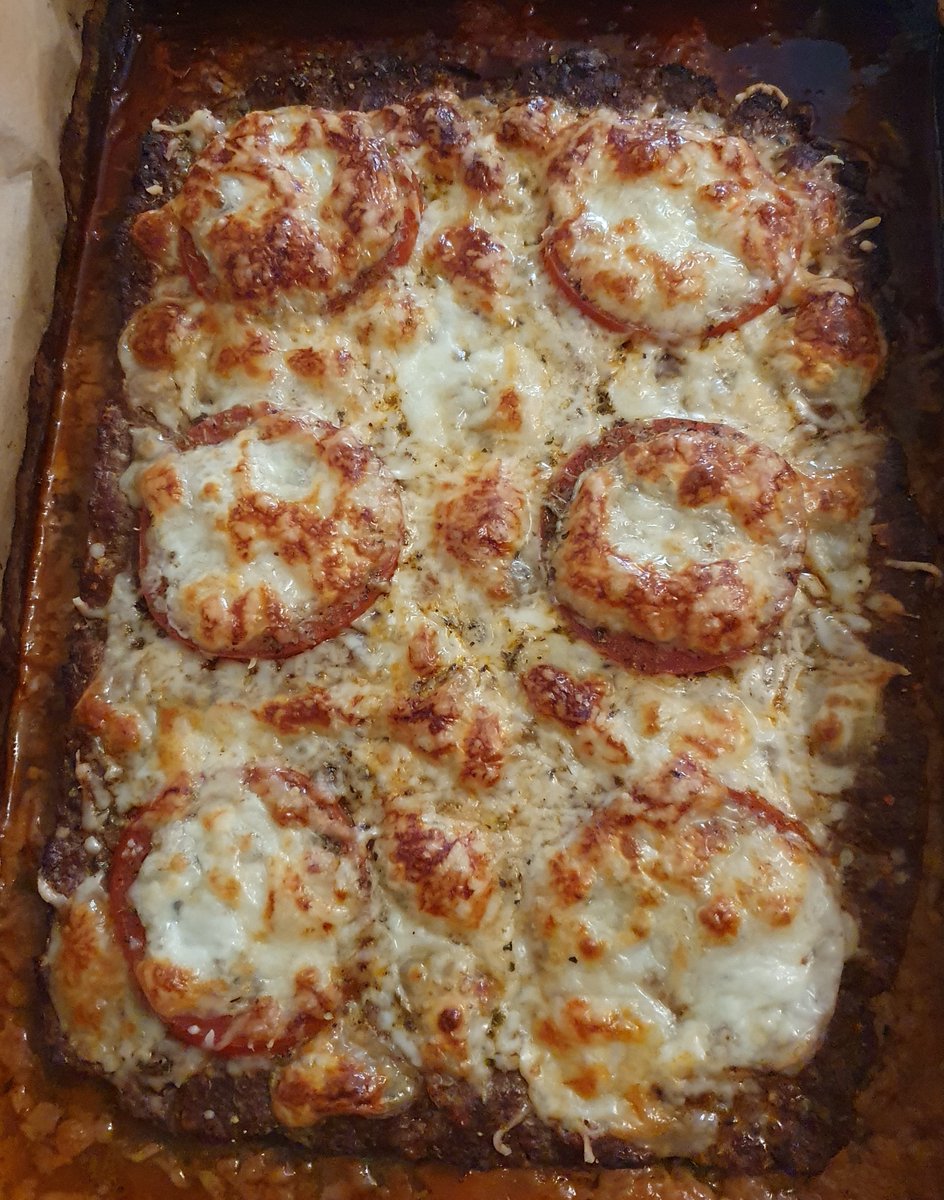 Daily food post #140 (2025):
Meatloaf Crust Pizza