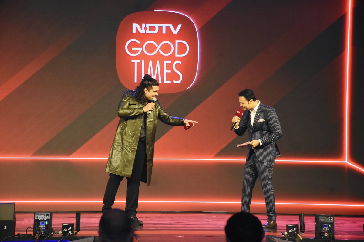 ashutoshjourno's tweet image. NDTV #goodtimes #launching के मौक़े पर #hosting के साथ #bollywood के मशहूर सिंगर @JubinNautiyal  के साथ जुगलबंदी का अवसर मिला, #jubin बेहतरीन सिंगर के साथ साथ एक बेहतरीन इंसान भी हैं..और बेहतरीन #personality के भी मालिक हैं। #NDTV #jubinnautiyal #jubinnautiyalsongs ❤️🔥🎶