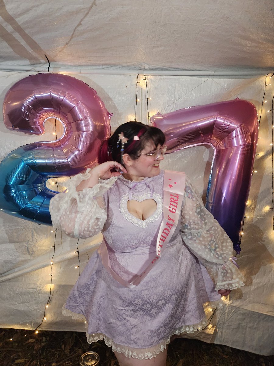 OracleAnimosity's tweet image. Tis my birfday