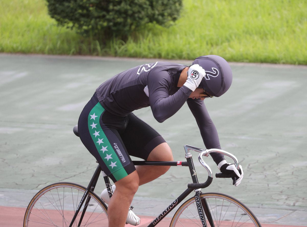 a_to_m005's tweet image. 開門が9時40分だったから
チャレンジの決勝見れたよ🚲
地元の上杉くんの優勝🎊
#福井競輪
#モーニング
#最終日
#チャレンジ
#優勝
#地元
#上杉有弘 選手