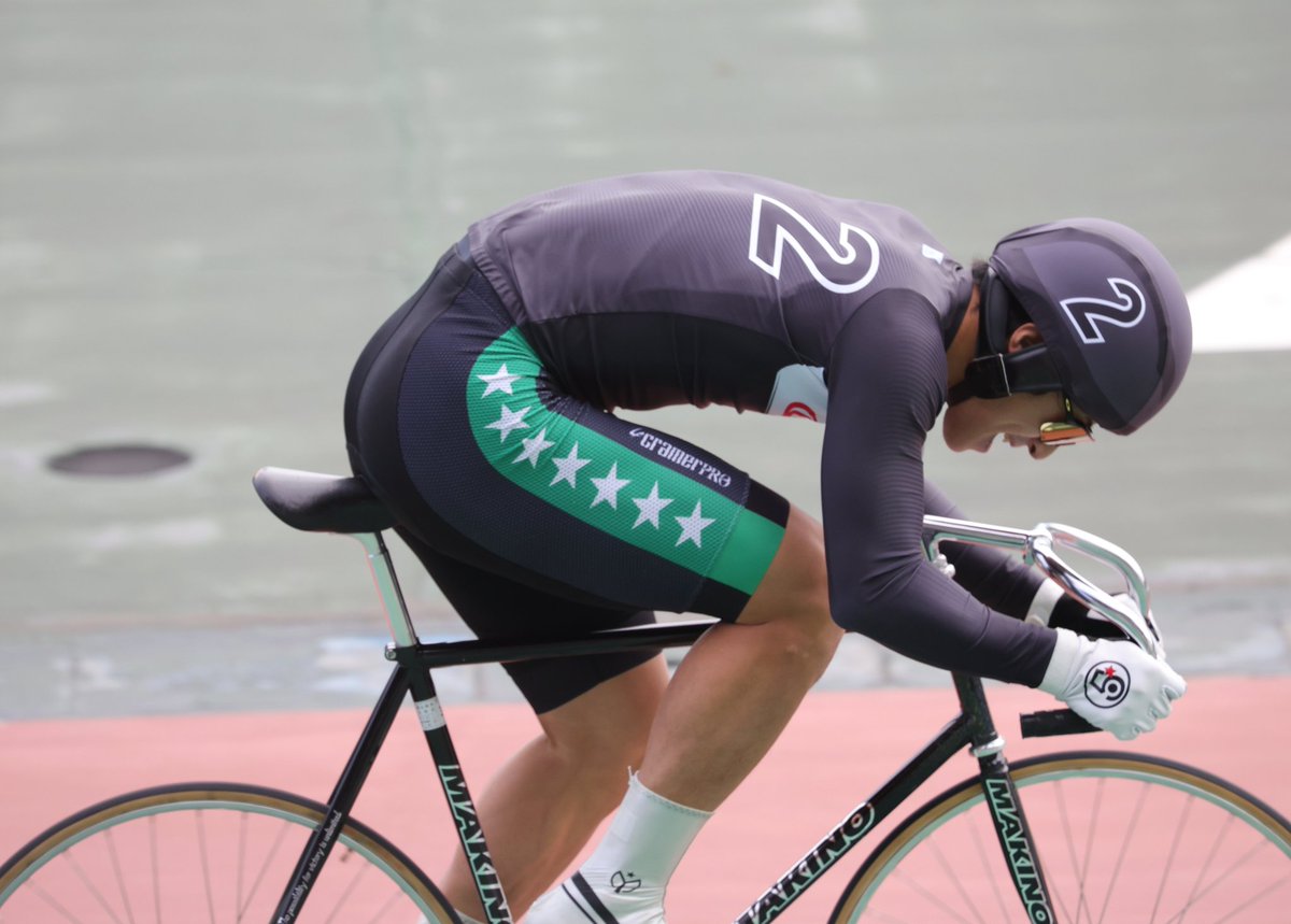 a_to_m005's tweet image. 開門が9時40分だったから
チャレンジの決勝見れたよ🚲
地元の上杉くんの優勝🎊
#福井競輪
#モーニング
#最終日
#チャレンジ
#優勝
#地元
#上杉有弘 選手
