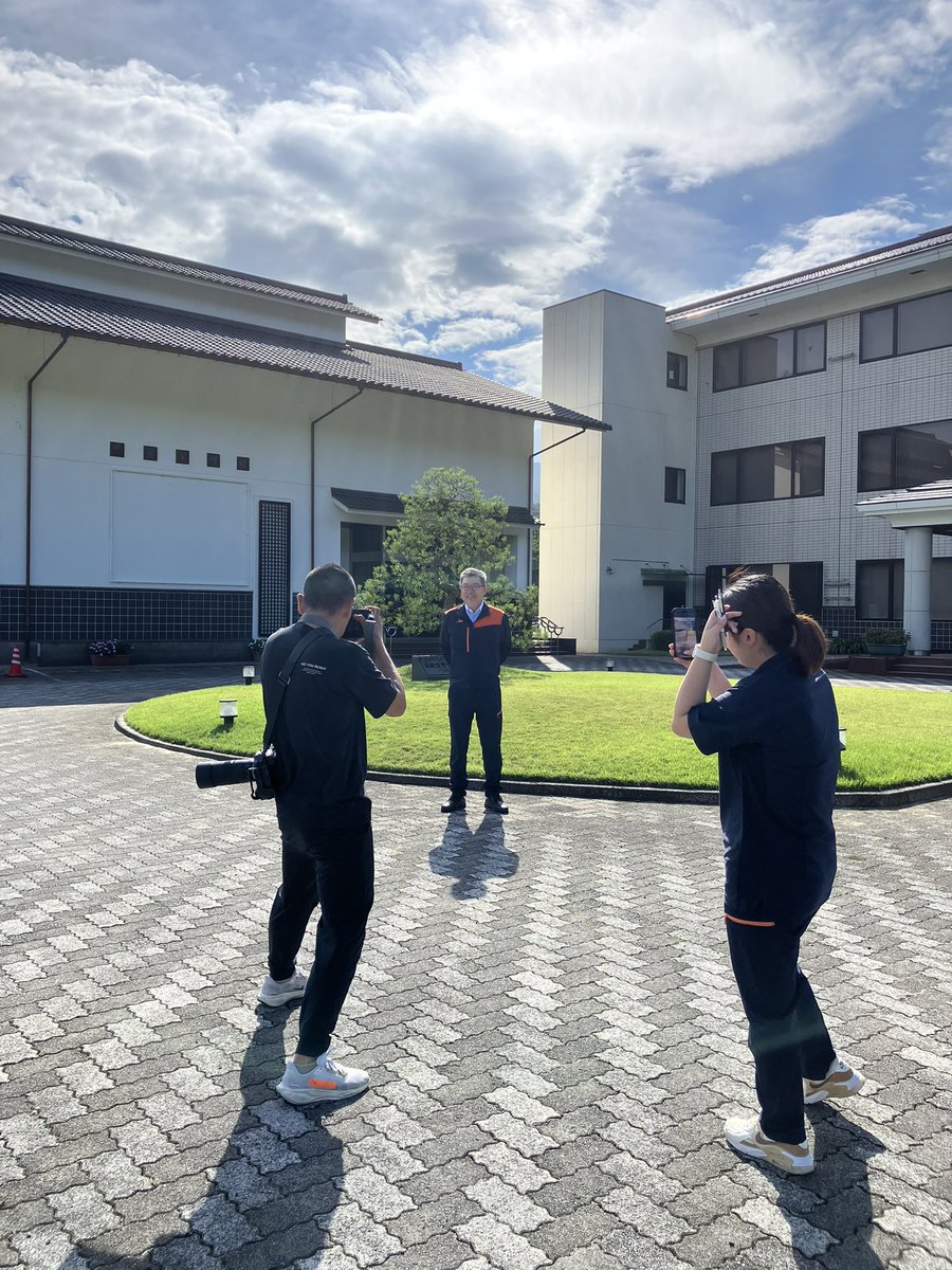 Leading_sanin's tweet photo. 本日は #江津 の #���井産業 さんの取材に行ってきました！

天気☀️が心配な感じはしてましたが…最強の #晴れ男 さまのおかげでバッチリ撮影出来ました！
ありがとうございました🙏🙏🙏

内容は #鳥取・島根のリーディング企業 2026年度版でご確認ください‼️ https://t.co/AR9gxhtVlK