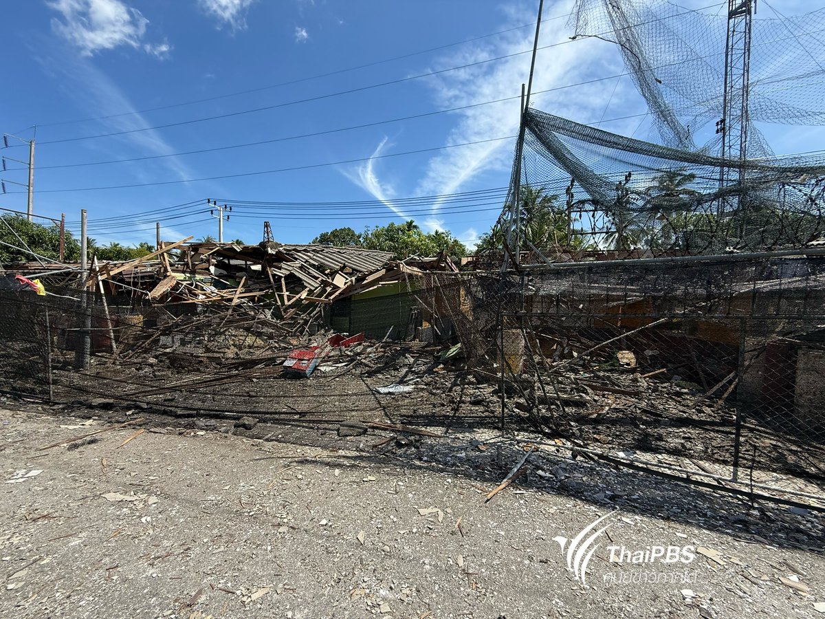 สภาพความเสียหายอย่างหนัก ภายในป้อมตำรวจทางหลวง ต.เตราะบอน อ.สายบุรี จ.ปัตตานีที่ถูกลอบวางระเบิดที่ซุกซ่อนมากับรถจยย.พ่วงข้างคืนวันที่ 19 ก.ย.ที่ผ่านมา จึงยังต้องปิดทำการ โดยจนท.ต้องย้ายไปประจำหน่วย ที่อ.โคกโพธิ์ จ.ปัตตานีชั่วคราว <a href="/ThaiPBS/">Thai PBS</a> <a href="/ThaiPBSNews/">Thai PBS News</a>