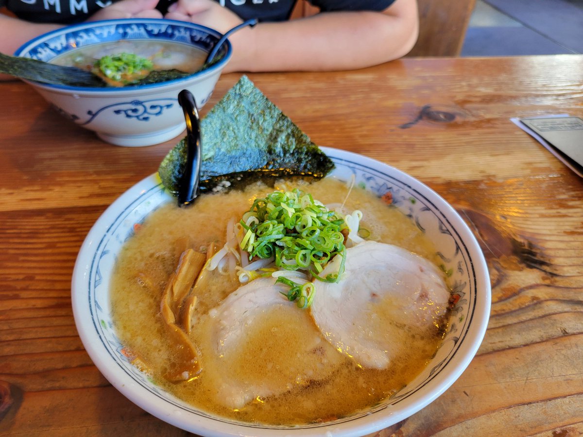 本日のお昼は多賀城の「らーめん蔵」でした。
美味しかったです(^ー^)