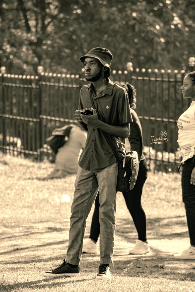 As you planning to cook, and you instead get roasted the Lens man 💪🏾 shots on shots. Iconic Eric Kibalama 

#tukolerabantu