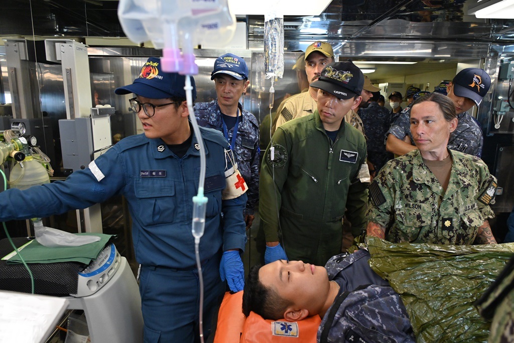 9月15日～19日、護衛艦「＃ひゅうが」、「＃はぐろ」は東シナ海及び