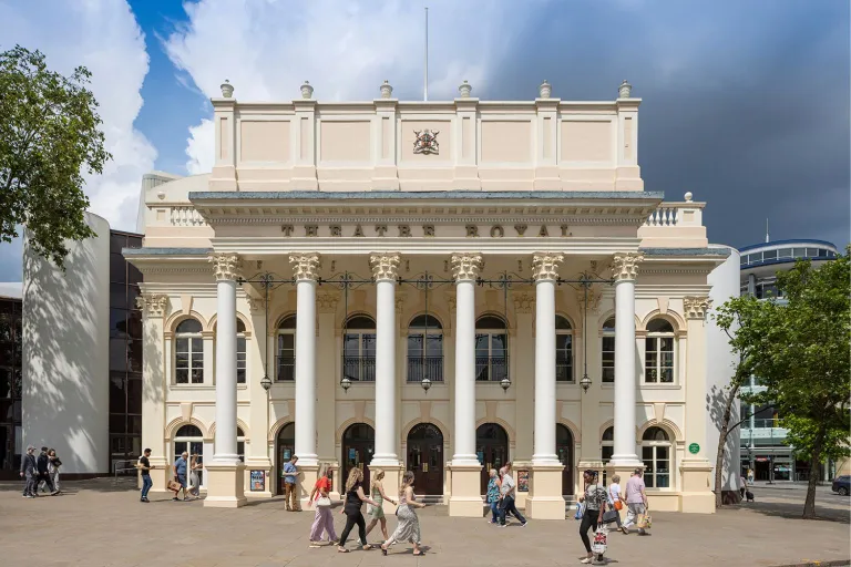 Ten things to know about Theatre Royal Nottingham as it celebrates 160 years whatsonstage.com/news/ten-facts…
