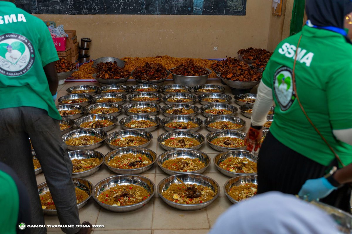 Serigne Abdou Aziz SY Al Amine(RTA) nena🗣️:

“Fi ngay nekke ndaw
Àddina soxla la
Joxal Yalla sa Bopp
Te du la teree am adding
Ku ànd ak Yalla doo tardé »

#Ssma #gamou #burd_2025 #Mawlid #tidiane #Tivaouane
