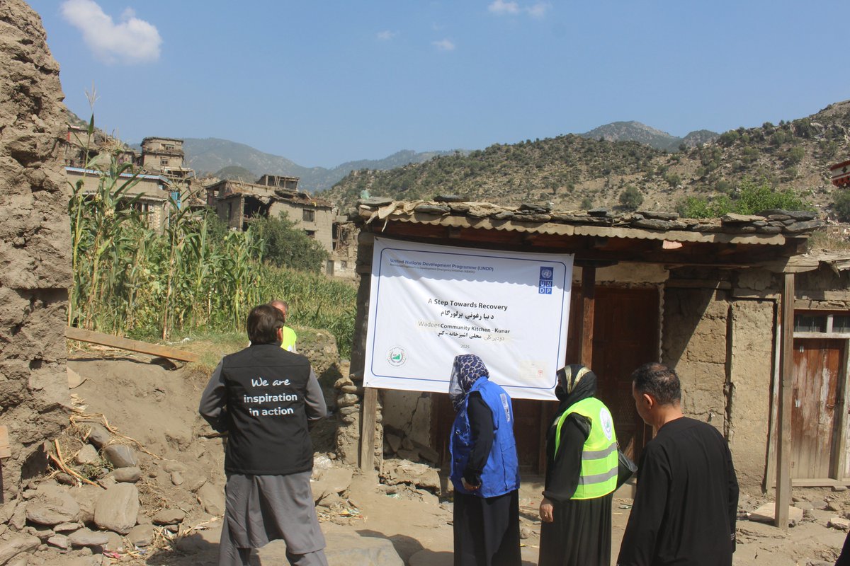 UNV_Afghanistan's tweet image. Joint movement for local-led recovery.

On mission to #Kunar together with @UNDPaf Deputy Resident Representative for Program @Doelm, UNV Afghanistan Country Coordinator @Habib_Abed1 visited earthquake-affected communities in Wadeer. He met with @UNVolunteers on the ground and…