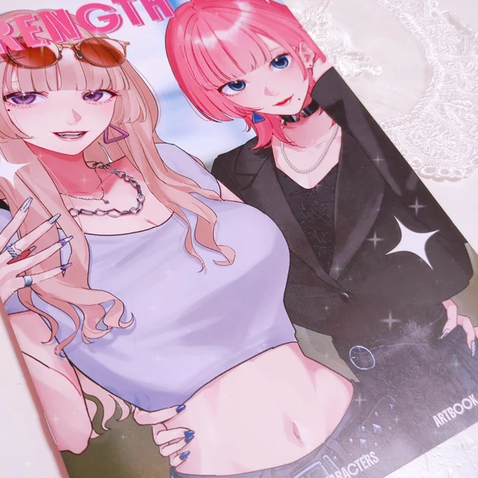 伊吹revさんの( )イラスト本。 設営してる時に見えたバチバチに好みの爆イケお姉さんのポスターに一目惚れ… 終了間際で駆け込み買わせていただいたのですが、ブースの皆さん本当に優しくて…ありがとうございます… ポスターもありがとうございます…家宝にします…