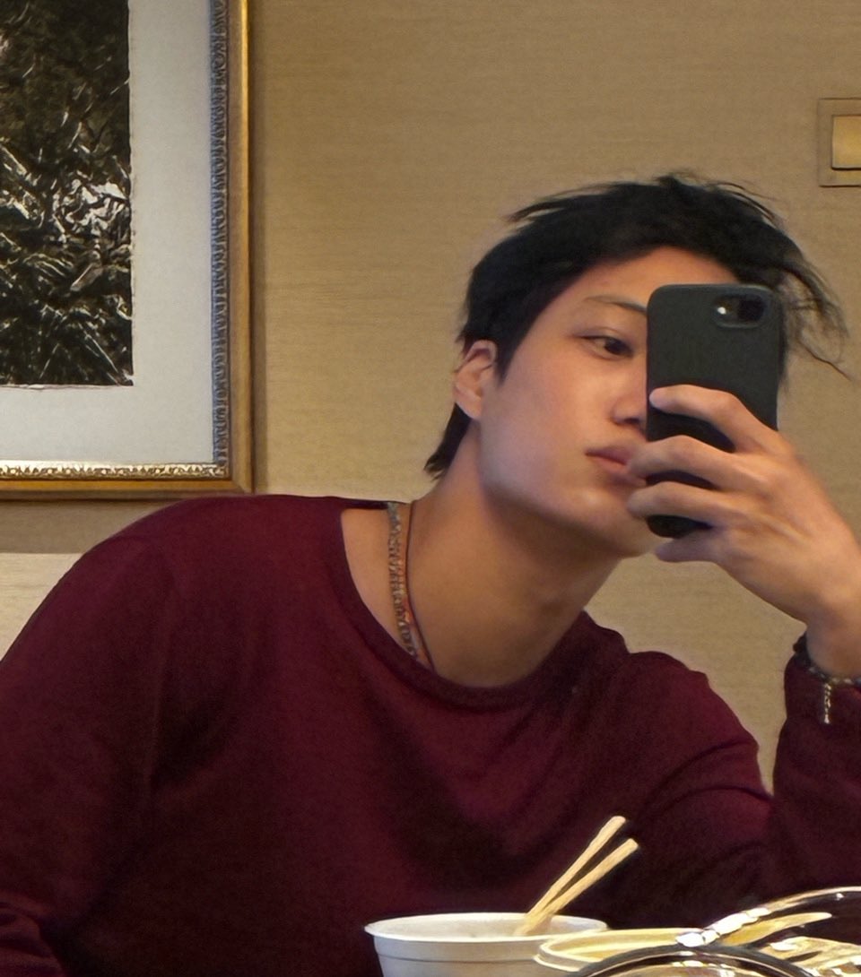 开 tweet media