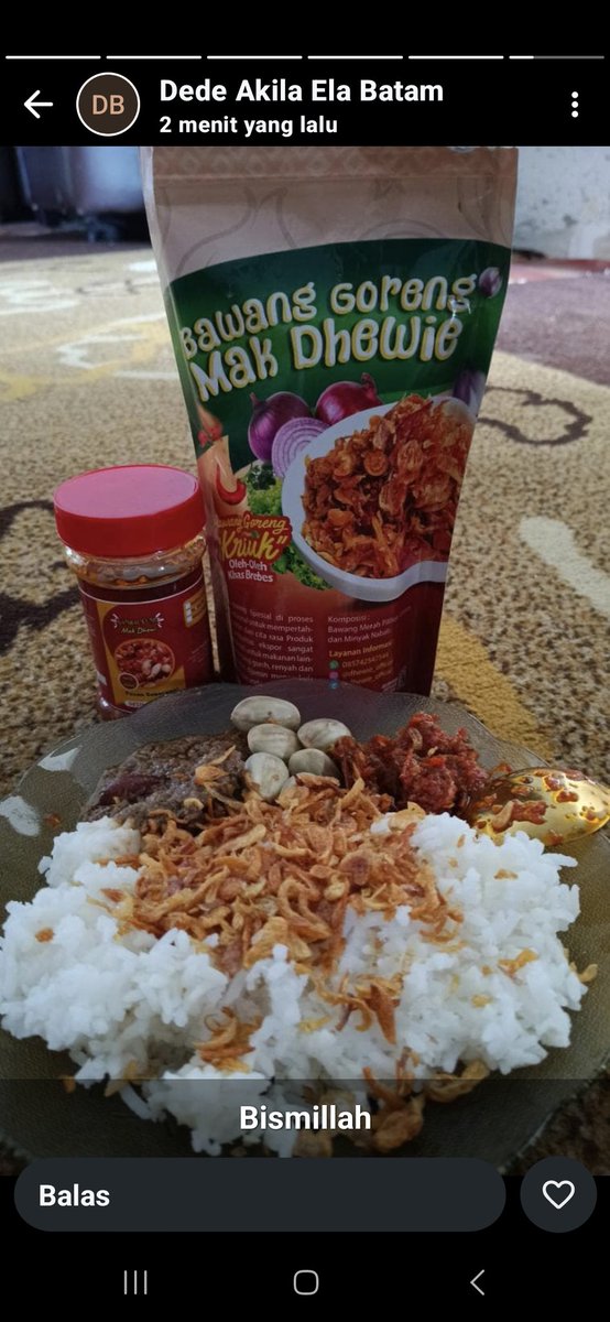 dhewie_official's tweet image. Makan siang di rumah tetangga kata bang @parlinburman84 😁😁
#bawanggoreng
#sambalcumi
#brebes