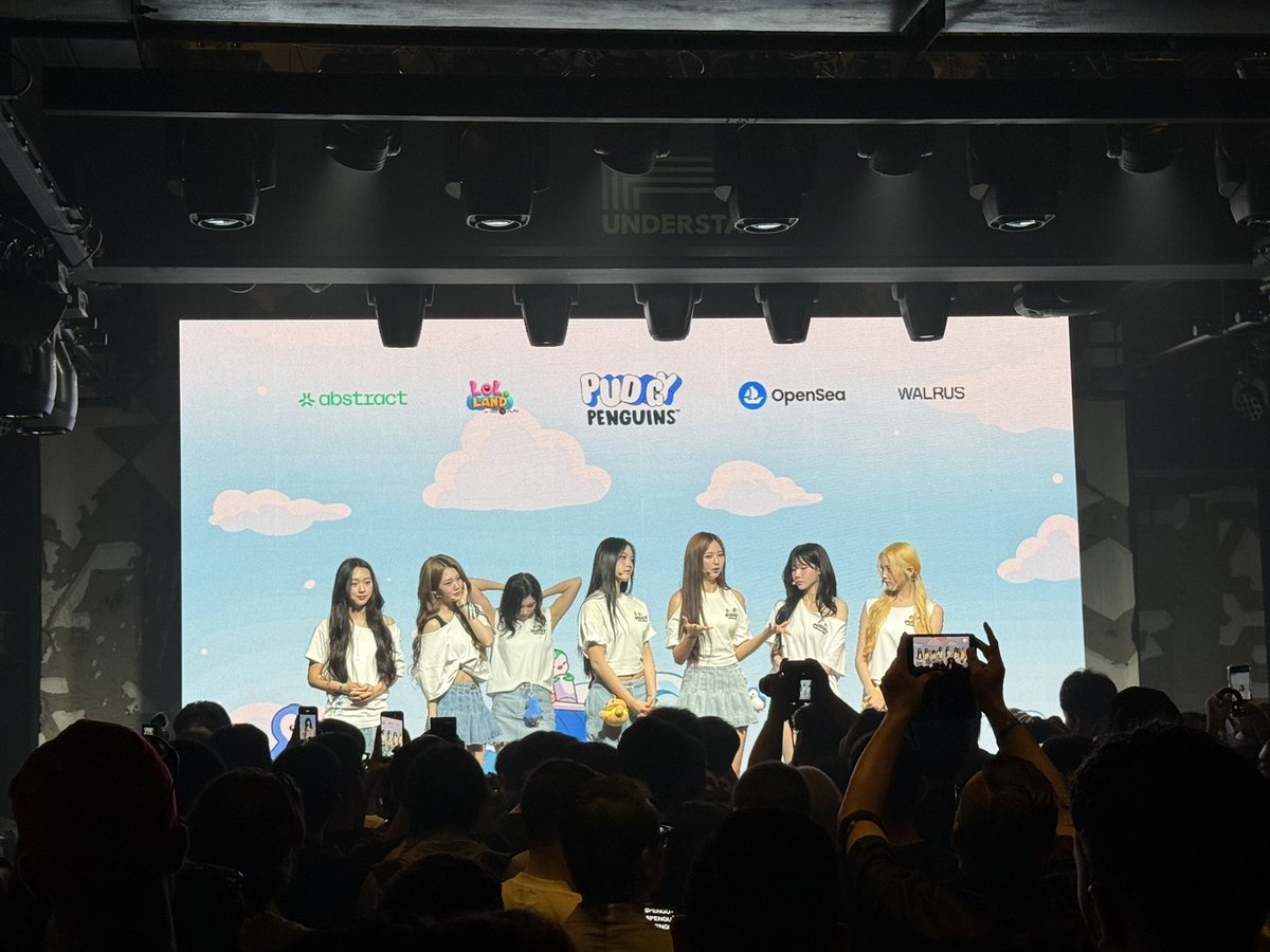 PhinTotten's tweet photo. Triple S from @officialmodhaus has arrived at the Pengu KPOP event! 

Was so fun to have them perform https://t.co/K51lC5KU3F