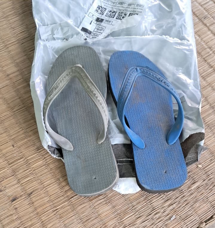 sambuddha17's tweet photo. @amazonIN @amazon Superb Amazon !!
Ordered some shoes from Amazon worth 6.5k, but they sent me used slippers instead. @AmazonIN. I expect a resolution and action taken in written and a proper delivery of what I actually ordered. #AmazonIndia #BadExperience #OnlineShopping https://t.co/xxA7Vyvu3U