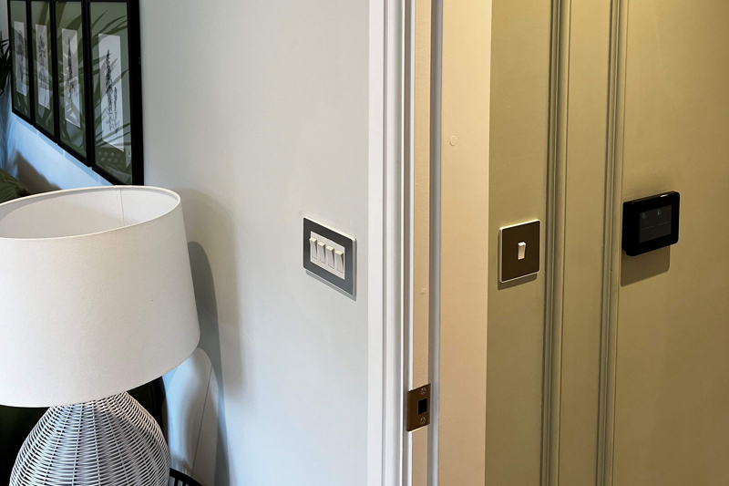 PEWmag's tweet image. Markden Homes selects Luceco Group’s complete solution

Find out more: bit.ly/4gHTQRg

@lucecogroup #evcharger #consumerunit #wiringaccessories #lighting