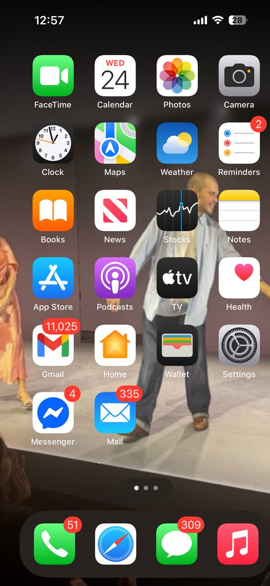 a little obsessed with this layout! i know i took the second photo where you can barely see me in the corner from someone here, thank you!