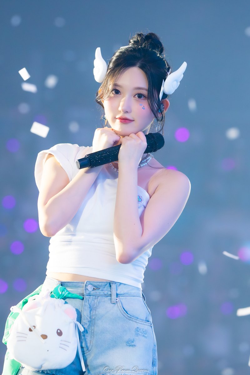 Our Prom Queens tweet media