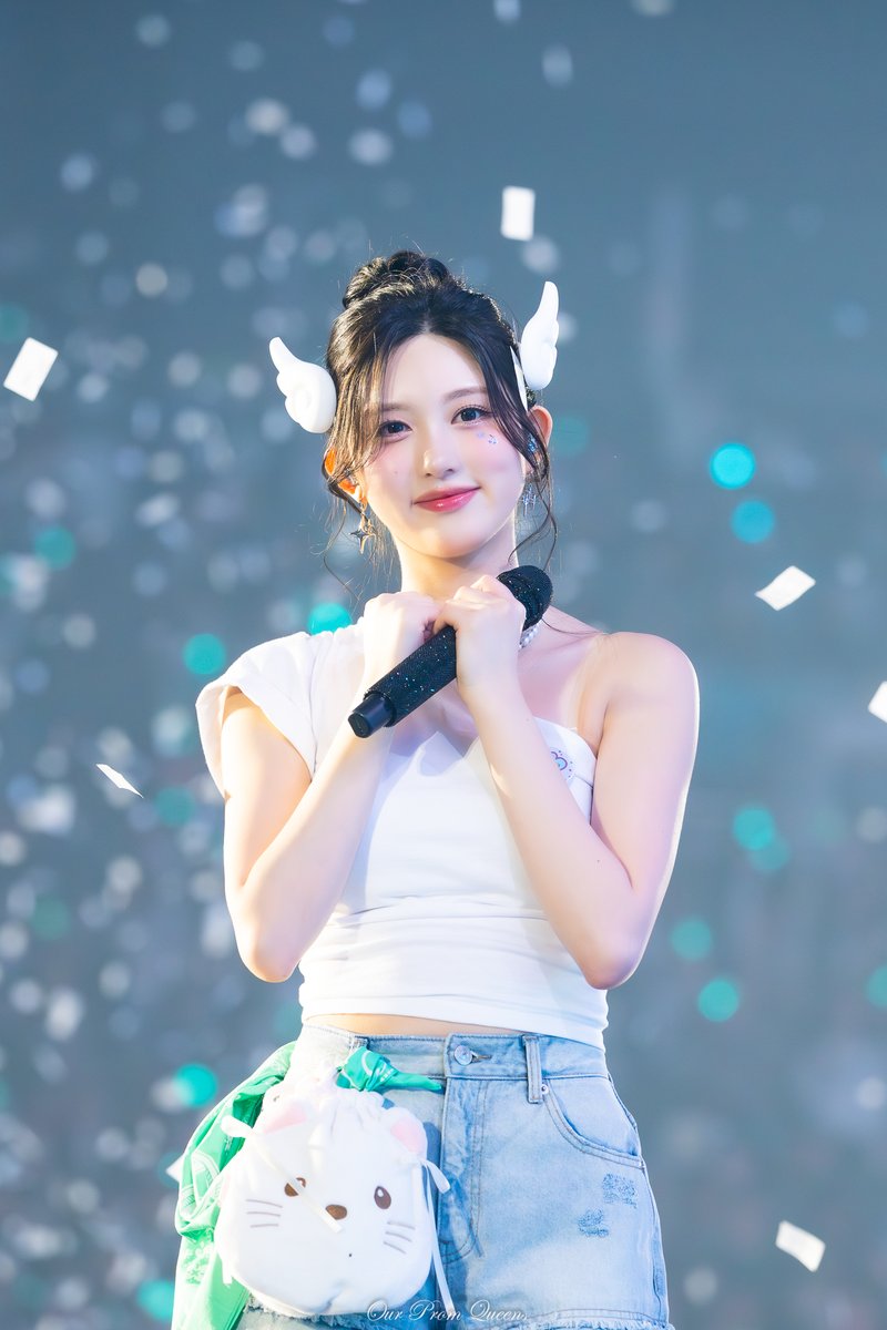 Our Prom Queens tweet media