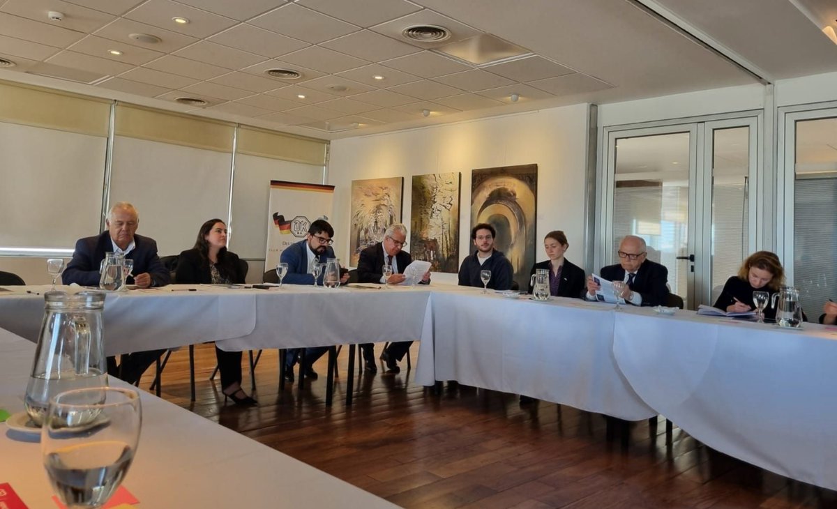 💡At Argentina at the Crossroads in Buenos Aires, CSD &amp; <a href="/CADAL/">CADAL</a> explored how Argentina can counter state-capture risks.

Experts warned that corrosive capital, disinformation &amp; informal networks are testing the country’s resilience.
#CSDimpact #Argentina #StateCapture #Governance