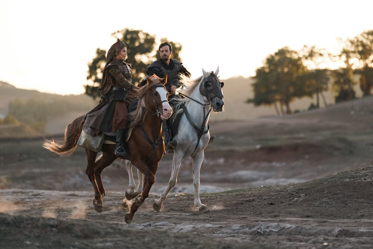 KurulusDizisi's tweet photo. Büyük buluşmaya az kaldı!
İşte setten ilk kareler…

#KuruluşOrhan yeni hikayesi, kurulan müthiş dünyası ve güçlü oyuncu kadrosuyla çok yakında atv ekranlarında. https://t.co/uWxuvzHhdt