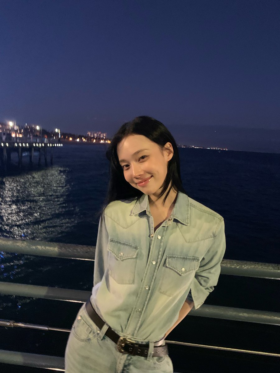 winterstellarz's tweet photo. winter from karina’s pov 😭🤍 https://t.co/hWlixK0Wsd