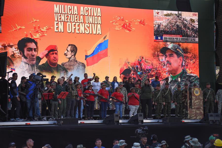 El presidente de Venezuela, Nicolás Maduro, anunció hoy que el país está evaluando declarar el "estado de conmoción exterior en todo el territorio nacional", ante la amenaza que supone el despliegue militar de Estados Unidos en el mar Caribe xhtxs.cn/61e
