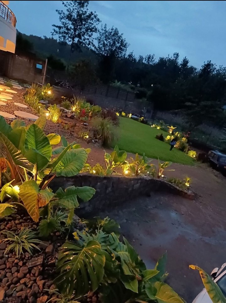 ClasicEquipment's tweet image. The effect of our Solar Spot Light on your compound. Happy Client.
Dusk to down Solar Spot light. 
Ksh 1,500 per pc.
For landscape lighting. 
0721275514

#landscapelightingdesign
#landscapedesign
#landscaping 
#landscapelights
#solarspotlight 
#solargardenlight 
#solarlights