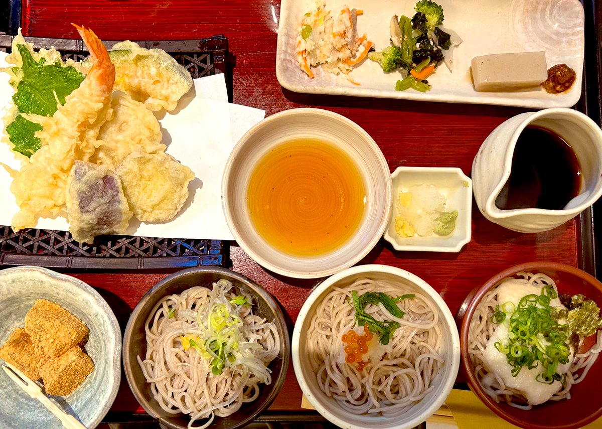 水曜日の蕎麦ランチ
Outlookが壊れたからインターネットが使えないと言う父のヘルプを先週末に受けたけど仕事で対応出来ず、そもそも意味がわからず何日もモヤモヤ。今日量販店の担当者と話して解決できたからスッキリだ。金曜日に私がアプデしたのがきっかけだったけどね。