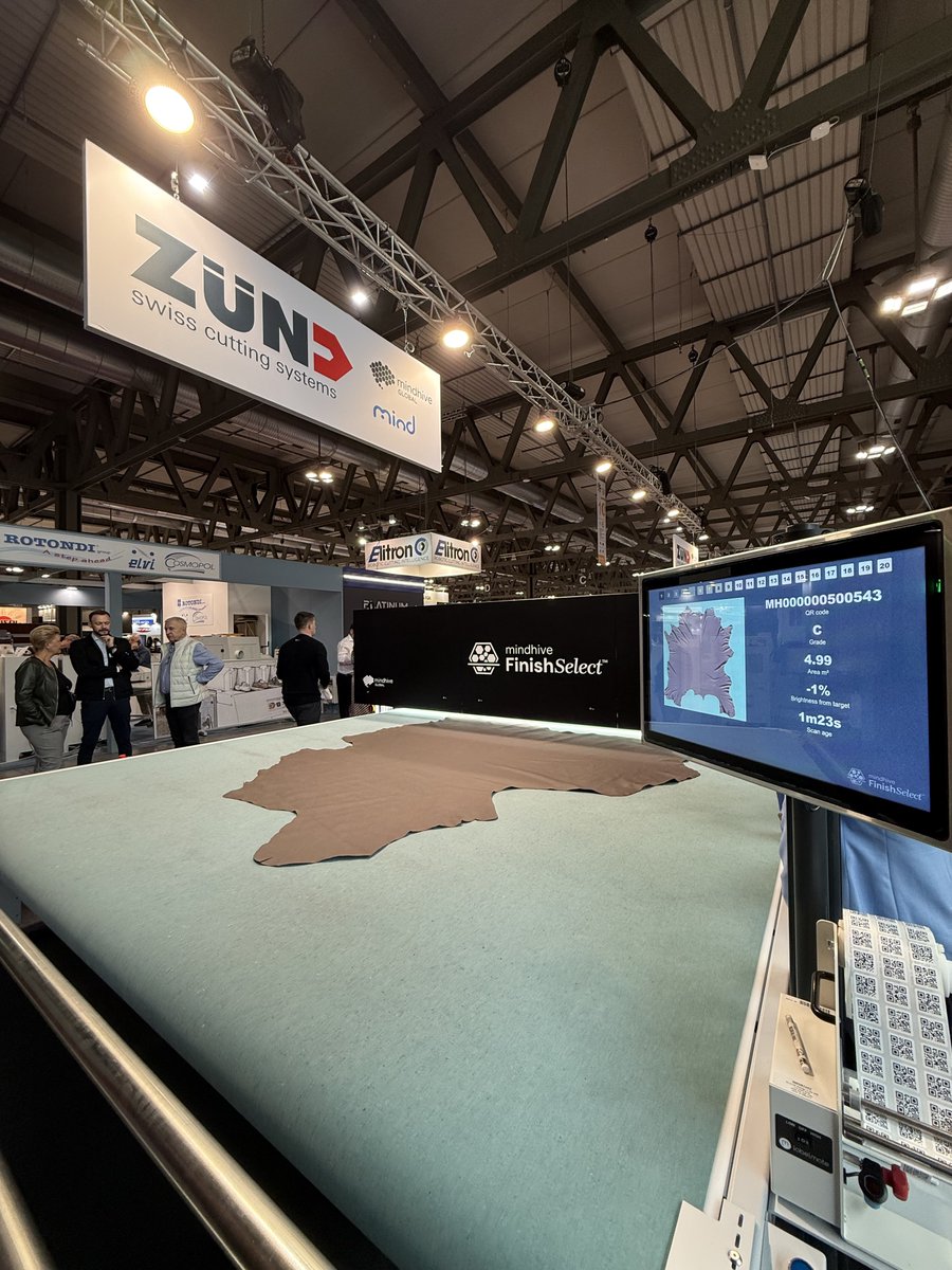 ZundCutter's tweet image. Ready for Day 2 at SIMAC 2025 in Milan 
▶️ Join the live demo of the Dectura workflow at 11:00 am, Zünd booth in Hall 10!

#simac2025 #zundcutter