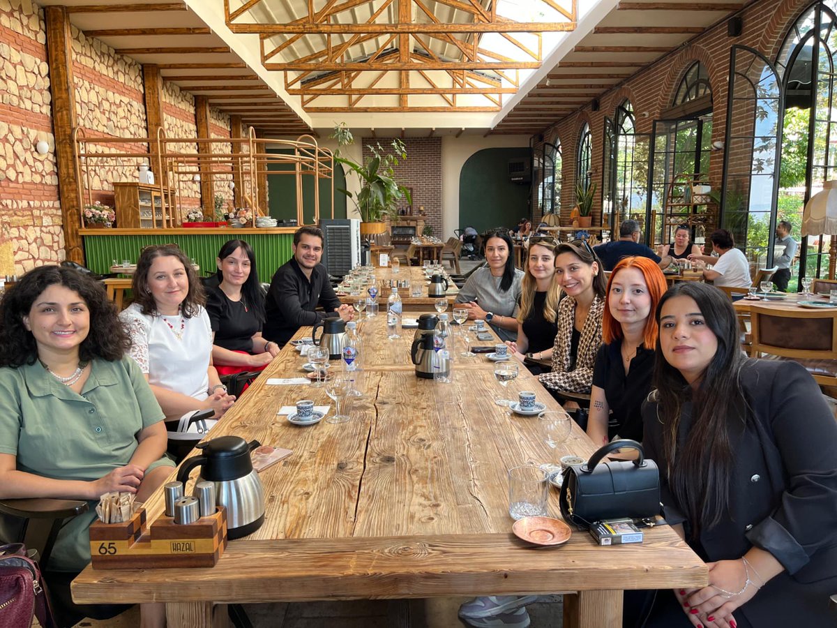 UCİM Denizli Temsilciliği Koordinasyon Ekibi olarak; UCİM Türkiye Rehabilitasyon Koordinatörü Kl. Psk. Burak Emre Kadak, ECOGREEN Enerji Holding A.Ş. İnsan Kaynakları Kıdemli İşe Alım Uzmanı Sn. Gökçe Arslan ve İdari İşler Müdürü Sn. Esra Aslan ile kurum iş birliğinde yürütülecek