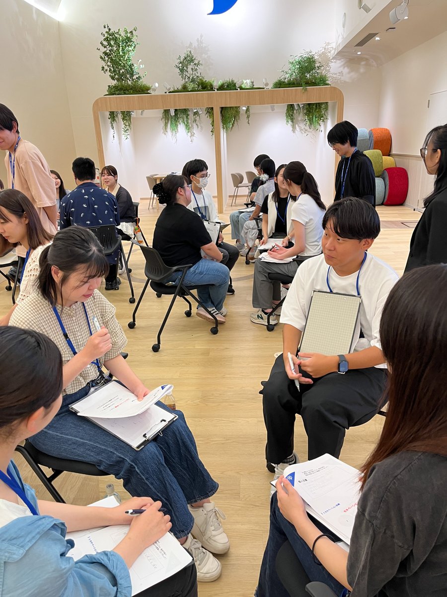 26年新卒 内定者合宿レポート❗
内定者同士の交流を深め、入社前の不安解消、ドットラインへの理解を深めることを目的として開催しています😊
自己紹介やグループワークで緊張がほぐれて、楽しく参加できたという感想も聞くことができました🌈
金曜日は参加者のリアルな感想を動画でご紹介✨ #26卒