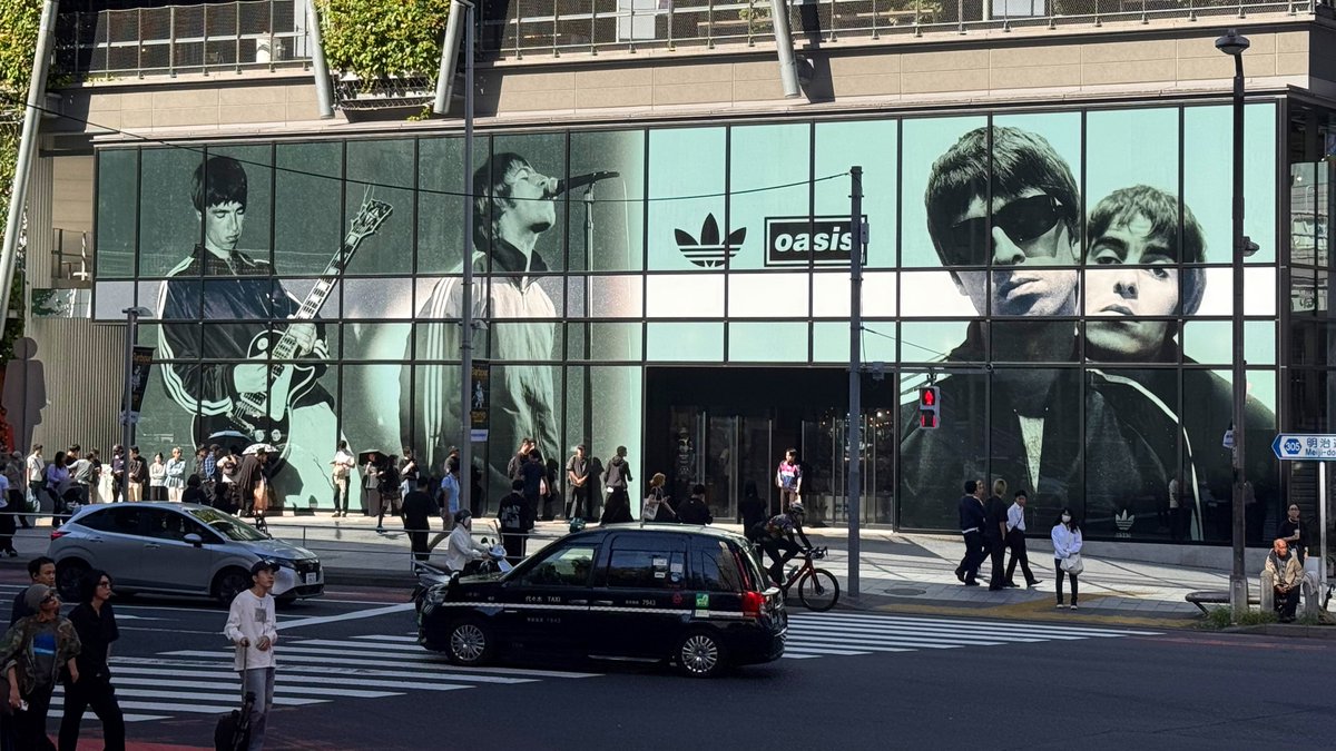 OasisArchives's tweet image. The Tokyo pop-up store is on another level 🔥
#Oasis