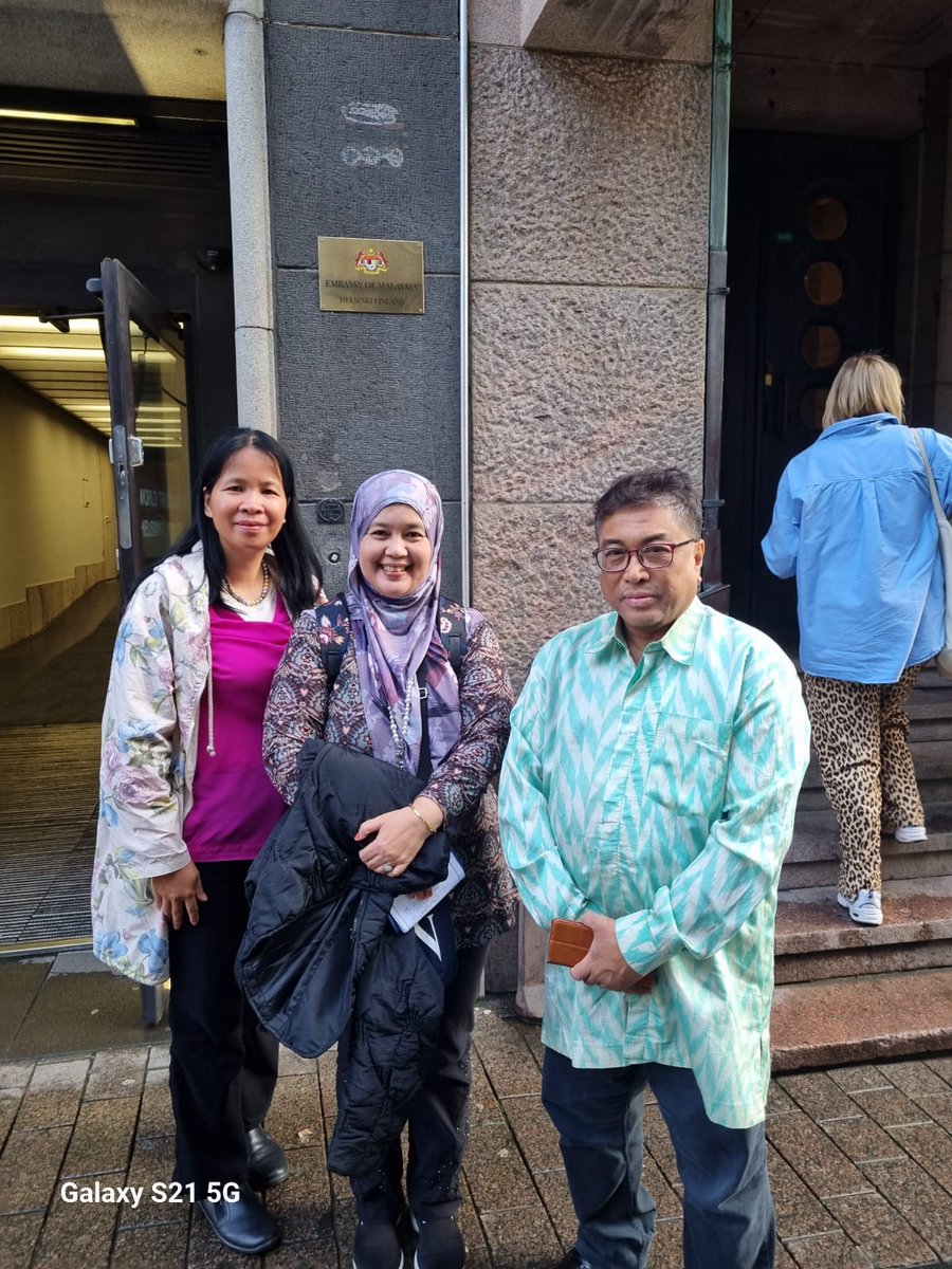 MYEmbHelsinki's tweet image. The Embassy of Malaysia in Helsinki was pleased to receive a Courtesy call from Ms. Wan Isnianiyah, Personal Assistant to the Ambassador at the Embassy of @FinEmbMy, reflecting shared commitment to stronger bilateral ties, collaboration, and working-level ties.