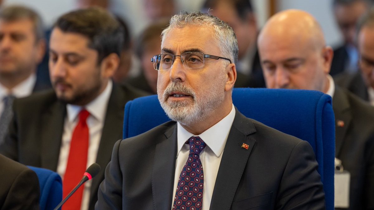 ZamHaberAjans's tweet photo. Bakan Işıkhan: "Çok şükür emeklilerin maaşını zor koşulda olsak da ödüyoruz." https://t.co/KplDRT0jRi