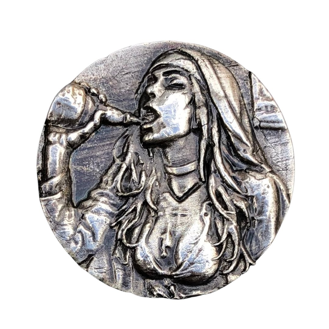 "The Last Drop"

A 999s Fine Silver Portrait

Love this one, going to make the full version in a four piece panel soon.

#silver #art #portrait