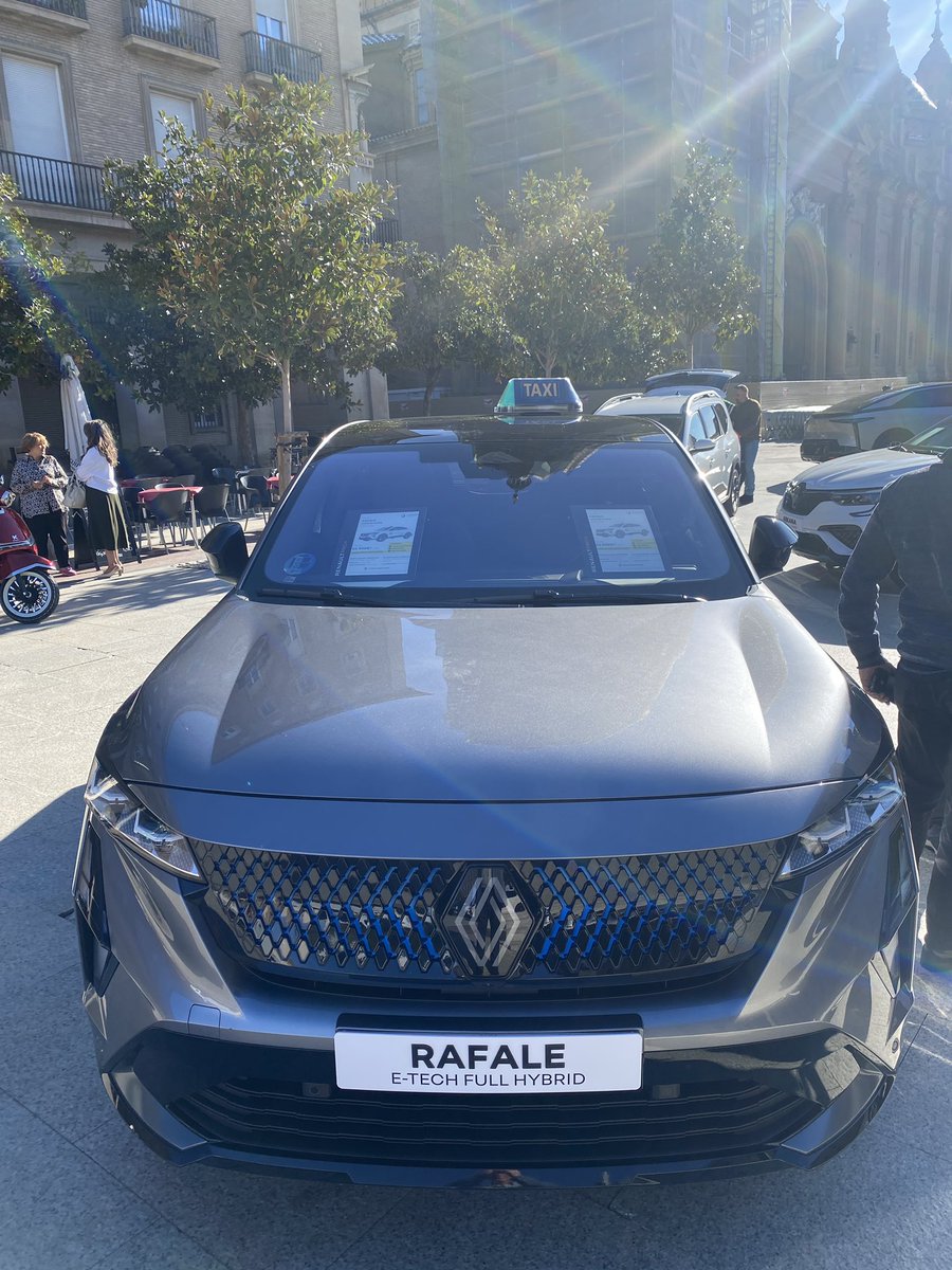 zarataxi's tweet image. Más vehículos homologados. #ZaragozaEsTaxi