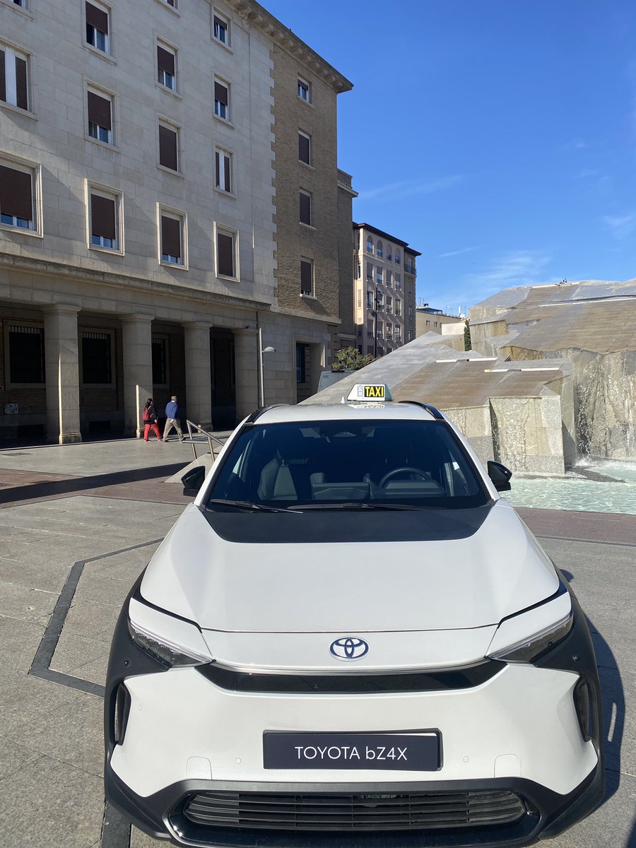 zarataxi's tweet image. Mucha variedad de marcas y modelos para el Taxi. #ZaragozaEsTaxi