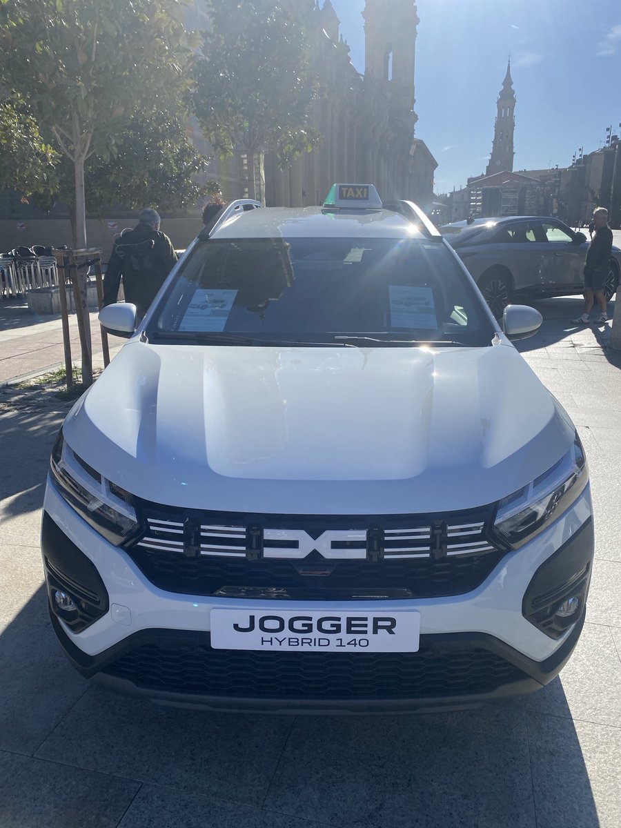 zarataxi's tweet image. Hay toda una oferta en modelos para el Taxi. #ZaragozaEsTaxi
