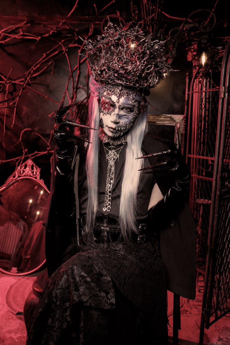 XANVALA's tweet image. 【NEW IMAGE】

“ZOMVALA2025” CONCEPT IMAGE
 
XANVALA
@XANVALA

Vo. 巽
@XNVL_Tatsumi 
______

XANVALA HALLOWEEN TOUR
&quot;ZOMVALA 2025&quot;

10月23日(木)心斎橋soma
10月24日(金)HOLIDAY NEXT NAGOYA
TOUR FINAL
10月31日(金)渋谷近未来会館

OPEN 18:00 / START 18:30
※全箇所共通

［チケット］…